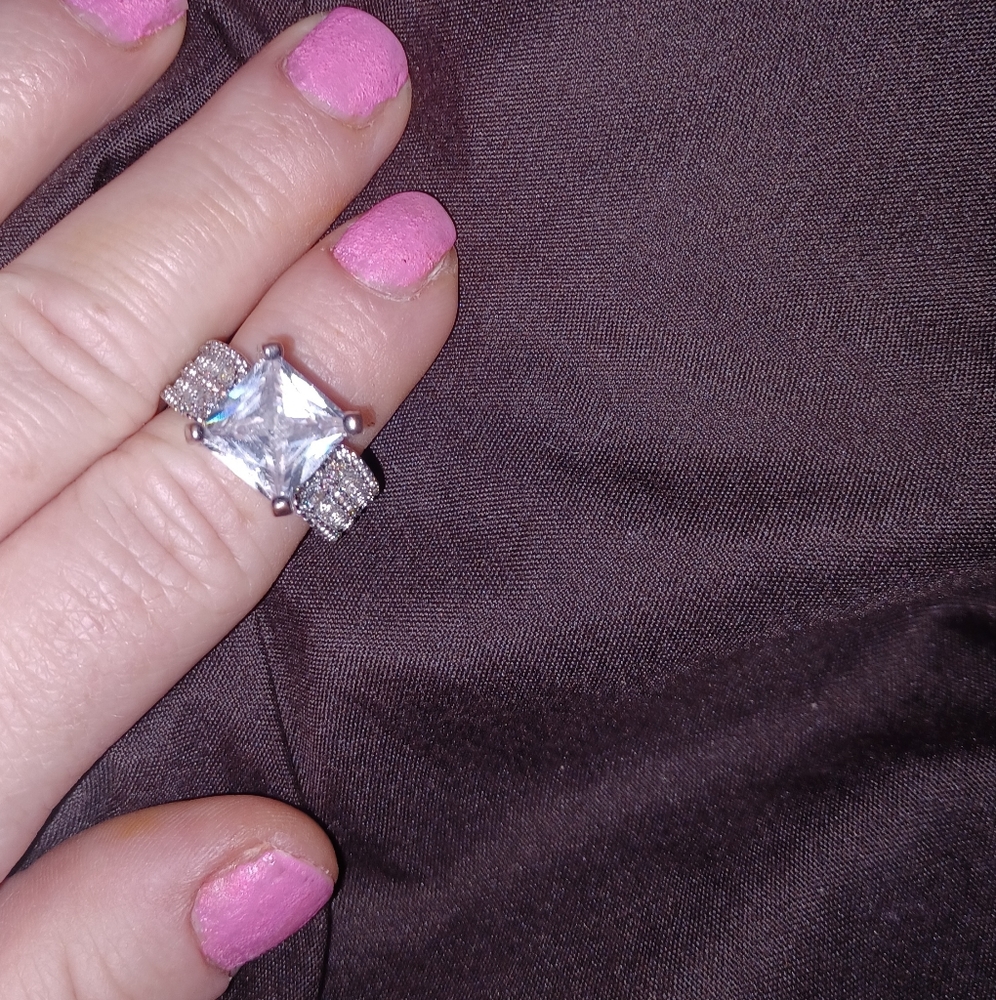 Pretty ring size 8
